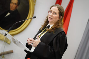 Acto ingreso María Belén López Espada